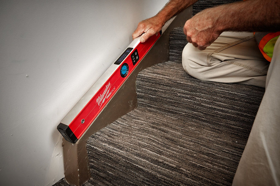 Milwaukee 48" Digital Level With PINPOINT Measurement Technology – IP65 Rated, REDLITHIUM USB Rechargeable, 0.03° Accuracy